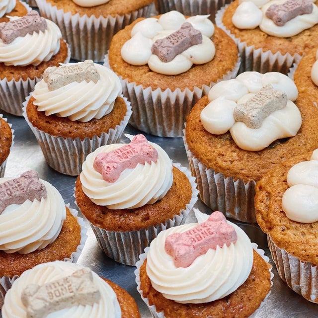 Smallcakes dog cupcake on sale